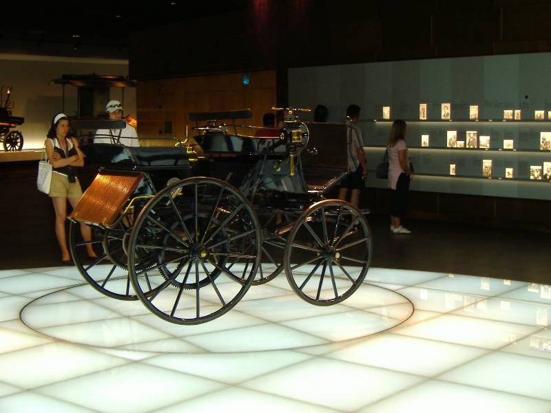 Mercedes-Benz Museum Stuttgart (29) 